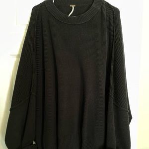Free People oversized Black sweater!✨